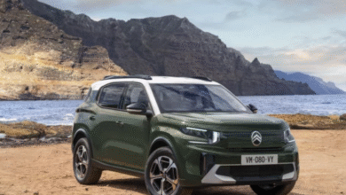 Vue latérale de la Citroën C3 Aircross 2024, SUV compact au design moderne et musclé
