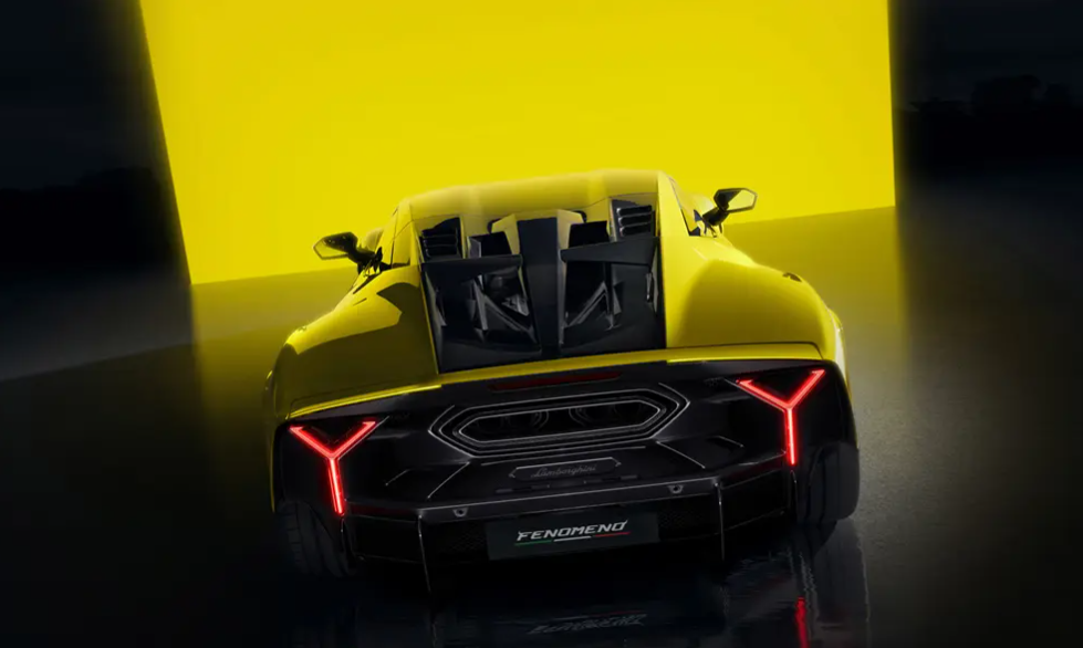 Lamborghini Fenomeno rear design – extreme V12 hybrid hypercar styling