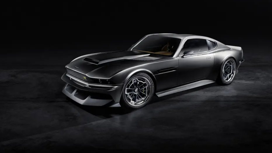 Custom carbon fibre bodywork of Aston Martin DBS Octavia