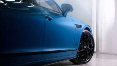 Bentley Flying Spur with Ombré paint fade from Topaz Blue to Windsor Blue