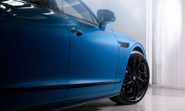 Bentley Flying Spur with Ombré paint fade from Topaz Blue to Windsor Blue