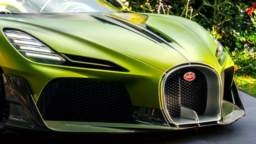 Bugatti Brouillard front view with horseshoe grille and vibrant green finish