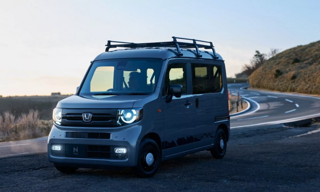 hondas-tiny-van-just-got-a-turbo-boost-and-its-actually-kinda-cool