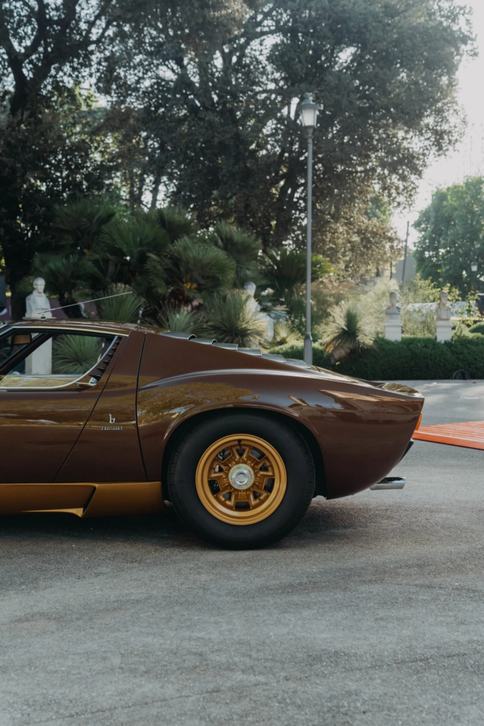 lamborghini-restores-a-miura-sv-in-a-color-that-shouldnt-work-but-totally-does